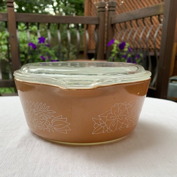 Vtg Pyrex Woodland Pattern (White on Light Brown) Casserole Dish #472-B - 1.5 Pt - Picture 5 of 15